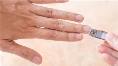 حكم قص الشعر أو الأظافر للمحرم