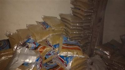 ضبط 112 طن سلع غذائية بمنشأت ومخازن مخالفة بالبدرشين وأطفيح