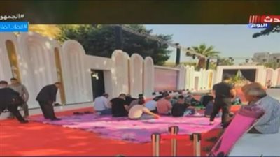 صاحب صورة الصلاة على 