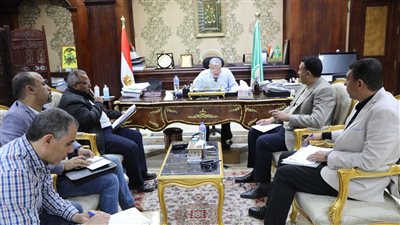 محافظ المنيا يناقش الاحتياجات الملحة والعاجلة لمشروعات مياه الشرب