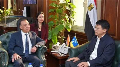 محافظ الإسكندرية يبحث مع مسئولين صينيين سبل التعاون بمجال الطاقة