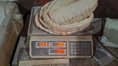 لهذه الأسباب.. إحالة 26 محضرا تموينيا للنيابة في الدقهلية