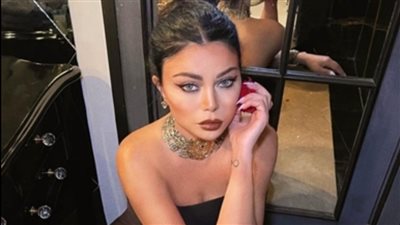 بفستان ضيق.. هيفاء وهبي تستعرض رشاقتها في إطلالة جذابة (صور)