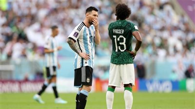 عاجل.. إصابة قوية لمدافع منتخب السعودية في مواجهة الأرجنتين بكأس العالم قطر 2022