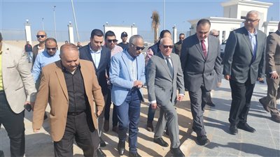 محافظ بورسعيد لطلاب الجامعة التكنولوجية: 