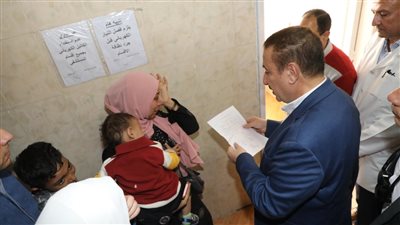 بنهم أطباء وإداريين وتمريض.. محافظ المنوفية يحيل 111 من العاملين بمستشفى منوف للتحقيق