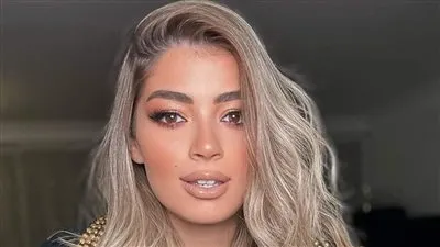 إطلالة جذابة.. لـ ليلى أحمد زاهر تبرز جمالها (صور)