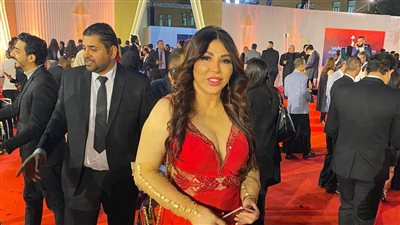 غادة إبراهيم تُعلق على ظهورها بإطلالة مثيرة في حفل ختام مهرجان القاهرة السينمائي (خاص)