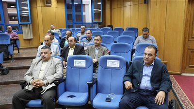 محافظ المنيا يتابع نسب تنفيذ مشروعات 