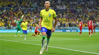 عاجل بالفيديو.. ريتشارليسون يلدغ شباك صربيا بهدف عالمي ثان للبرازيل