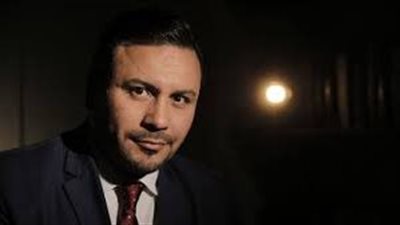 محامي زوج المتهمة بالزنا مع مسؤول الجبلاية ينسحب من القضية على الهواء (فيديو)