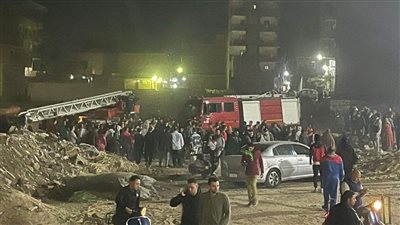 شاب يحاول الانتحار من فوق كوبري كهرباء في المحلة الكبرى (صور)