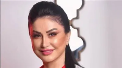 وفاء سالم تخفي ملامحها بمكياج كثيف بعد إجراء عملية تجميل فاشلة