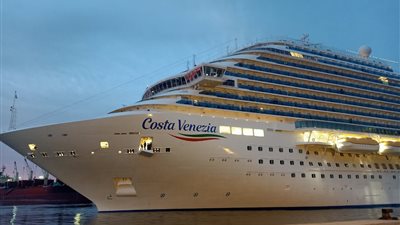 بالأعلام المصرية.. الإسكندرية تستقبل السفينة السياحية 