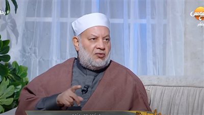 داعية إسلامي يوضح حكم التهنئة بالعام الميلادي الجديد (فيديو)