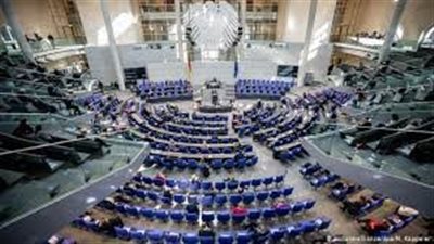 البرلمان الألماني يوافق على قانونًا يسهل الهجرة للعمال