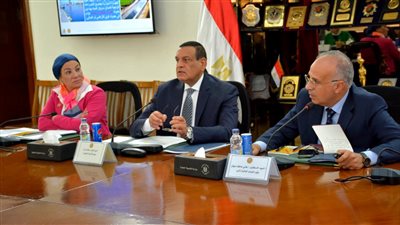 وزراء الري والبيئة والتنمية المحلية يتابعون مجهودات تطهير المجاري المائية بالمحافظات