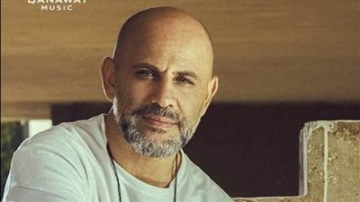 خاص.. عزيز الشافعي: قمت بغناء 