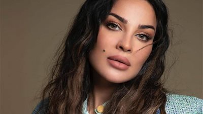 بهذه الطريقة.. نادين نسيب نجيم تحتفل مع خطيبها بعيد الحب 