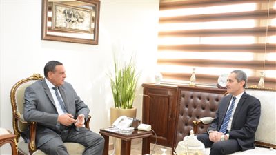 وزير التنمية المحلية يتابع مع محافظ الغربية الموقف التنفيذي لحياة كريمة ومنظومة النظافة