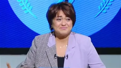 بسبب مكالمة.. مروة عبد المنعم تنهي حلقة برنامجها بعد بكائها 