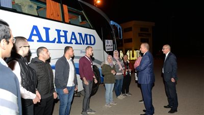 رئيس جامعة المنصورة في وداع قافلة 