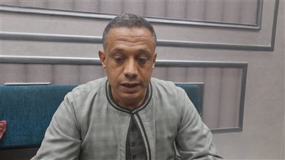 قصة مقاول أعاد 300 ألف جنيه تم إيداعها بالخطأ في حسابه البنكي (فيديو وصور)