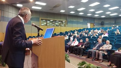نائب رئيس جامعة الإسكندرية يشهد افتتاح ندوة 