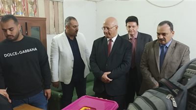 رئيس جامعة بنها يتابع انطلاق ماراثون انتخابات الاتحادات الطلابية بالجامعة