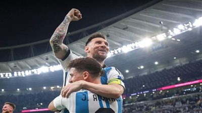 من المتخاذل إلى المنقذ.. ميسي يضع على عاتقه طموحات التانجو نحو اللقب الأغلى