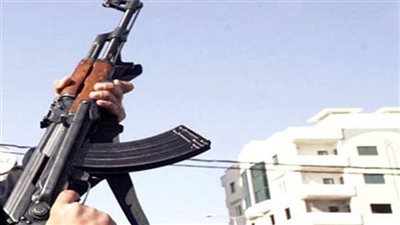 خاص| تصل لـ 15 سنة سجن.. خبير قانوني يفجر عقوبة التباهي بالأسلحة (مستند) 