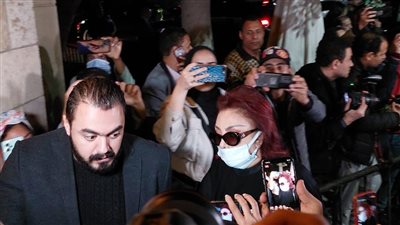  نبيلة عبيد أبرز الحاضرين في عزاء الراحل مفيد فوزي 