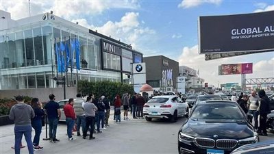 خبير سيارات يفجر مفاجأة صادمة عن الطوابير أمام شركة BMW