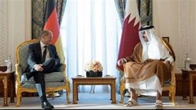أمير قطر والمستشار الألماني يستعرضان قضايا الاقتصاد والطاقة هاتفيًا
