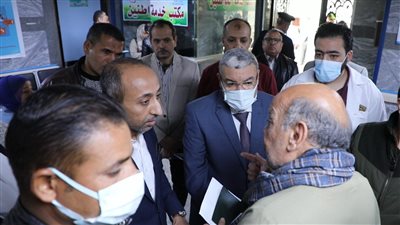 محافظ المنيا يتابع انتظام الخدمة الصحية بمستشفى التأمين الصحي