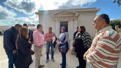 رئيس غواتيمالا السابق يزور آثار كوم الشقافة في الإسكندرية (صور)