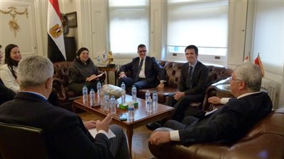 أيمن عاشور يلتقي الأطراف والمؤسسات المعنية بتطوير التعليم العالي في المملكة المُتحدة