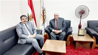 رئيس الجالية الأذربيجانية في مصر يلتقي بالأمين العام لرابطة الجامعات الإسلامية بالعالم