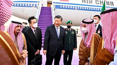 وسط قمة عربية صينية.. الرئيس الصيني في الرياض وواشنطن تراقب الوضع