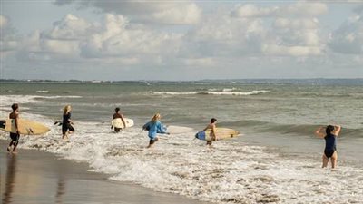إندونسيا توقف إجراء طلب شهادات زواج من الأجانب في الفنادق
