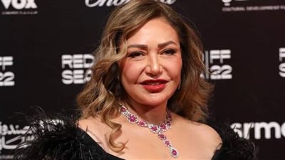 ليلى علوي تتألق في ختام مهرجان البحر الأحمر السينمائي الدولي باللون الأسود 