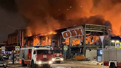 حريق ضخم يلتهم مركز تجاري في موسكو وبودي بحياة شخص