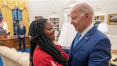 عاجل.. بايدن يعلن الإفراج عن لاعبة سلة أمريكية محتجزة بروسيا في صفقة تبادل سجناء