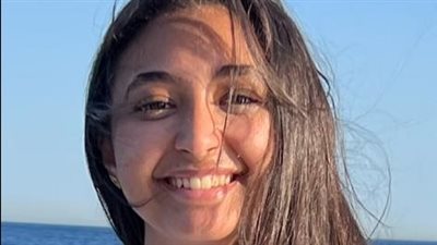 بالفيديو.. قدرية ياسر جلال تفاجئ حضور حفل مدرستها بصوتها وتصفيق حاد من الحضور 