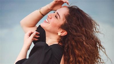 بإطلالة رقيقة.. رنا رئيس تتألق في أحدث ظهور لها