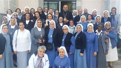 نيافة الأنبا عمانوئيل يلتقي الأخوات الراهبات بالإيبارشية