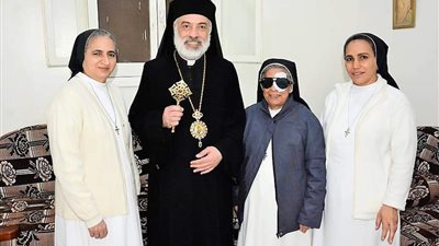 نيافة الأنبا باسيليوس يتفقد مستوصف الراهبات الخيري بكنيسة مار جرجس بأبو جبل بالقوصية