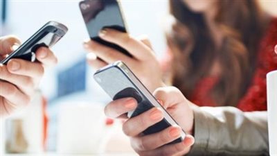 أستاذ طب نفسي: احذروا الإفراط في استخدام الأجهزة الإلكترونية 