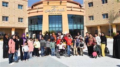 بالهدايا والألعاب.. ذوي الهمم يدعمون الأطفال مرضى السرطان فى مستشفى أورام الأقصر