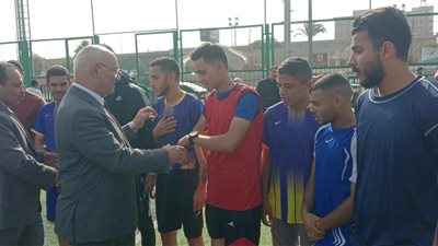 صور - رئيس جامعة بنها يتفقد الملتقى الأول لذوي الهمم